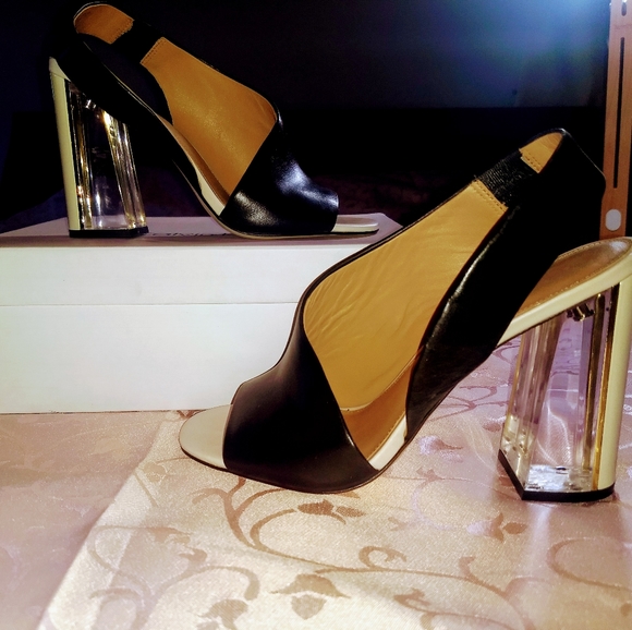 Calvin Klein Linnette Luxor Shoes - Picture 2 of 15